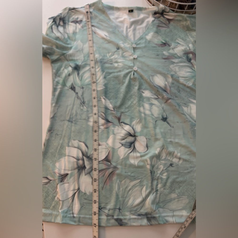 Women’s Pullover Top Green Floral Size XL NWOT - Picture 7 of 8